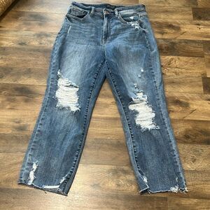 Judy Blue straight fit distressed jeans size 7/28